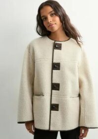 Pieces Beige – Pcjulie Reversible Teddy Brushed Ja