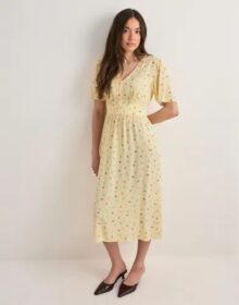 Pieces Keltainen – Pctala Ss Midi Dress Noos Bc