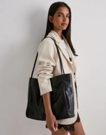 Pieces Musta – Pcannie Patent Daily Bag D2D Fsy