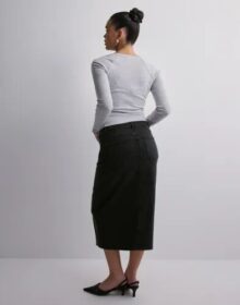 Pieces Musta – Pcjessie Hw Denim Midi Skirt Noos E