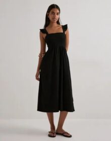 Pieces Musta – Pcluna Smock Strap Dress Sa Bc
