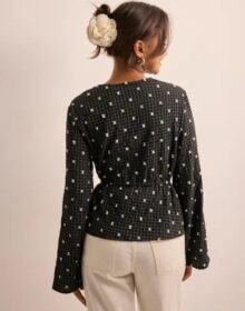 Pieces Musta – Pcnovalee Ls Tie Top
