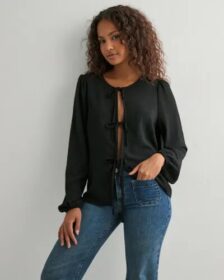 Pieces Musta – Pctiffany Ls Tie Top Wvn Noos Bc