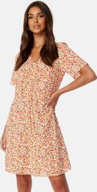 Pieces Nya SS V-Neck Short Dress