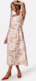 Pieces Pckarlson SL open back tie dress White/Floral XL