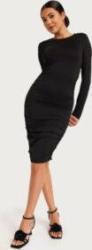 Pieces Pitkähihaiset mekot – Black – Pcnala Ls Ruching Dress Bc – Mekot – Long sleeved dresses