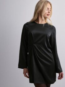 Pieces Pitkähihaiset mekot – Black – Pcnorella Ls Short Dress D2D – Mekot – Long sleeved dresses