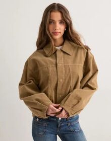 Pieces Ruskea – Pcbabett Corderoy Denim Bomber