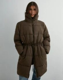 Pieces Ruskea – Pcjumbo Puffer Jacket