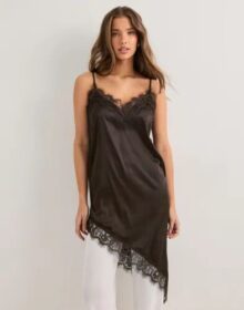 Pieces Ruskea – Pcnomi Strap Satin Lace Dress Wvn D