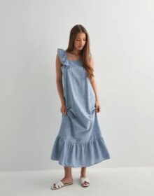 Pieces Sininen – Pcapia Sl Square Neck Ankle Dress M