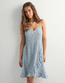 Pieces Sininen – Pcnya Strap Flounce Dress Wvn Bc