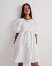 Pieces Valkoinen – Pcabba 2/4 Short Dress Wvn D2D