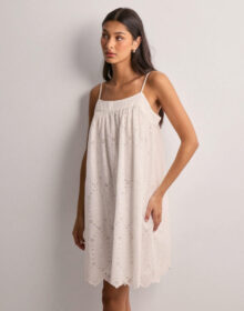 Pieces Valkoinen – Pckassidy Strap Dress