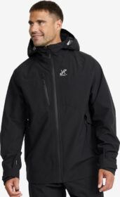 RevolutionRace > Sade- Ja Kuoritakit – Musta – Cloud 3L Shell Jacket Miehet Black, Koko:XS