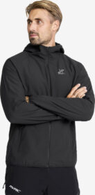 RevolutionRace > Tuulitakit – Musta – Distance Pro Wind Jacket Miehet Black, Koko:L