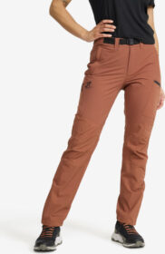 RevolutionRace Ulkoiluhousut, Vaellushousut & Retkeilyhousut – Pinkki – Elevate Pro Hiking Pants Naiset Pink Mahogany, Koko:XL