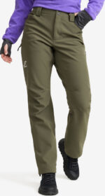 RevolutionRace > Housut > Softshell-housut – Vihreä – Hiball Essential Softshell Pants Naiset Grape Leaf, Koko:XL