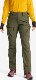 RevolutionRace > Housut > Softshell-housut – Vihreä – Hiball Softshell Pants Naiset Grape Leaf, Koko:L