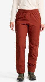 RevolutionRace > Housut > Sade- Ja Kuorihousut – Punainen – Vector 2L Pants Naiset Fired Brick, Koko:S