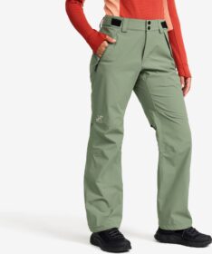 RevolutionRace Housut > Sade- Ja Kuorihousut – Vihreä – Cloud 3L Shell Pants Naiset Dusty Green, Koko:XL
