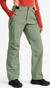 RevolutionRace > Housut > Sade- Ja Kuorihousut – Vihreä – Cloud 3L Shell Pants Naiset Dusty Green, Koko:XS