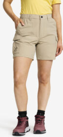 RevolutionRace > Housut > Shortsit – Beige – Adventure Cargo Stretch Shorts Naiset Aluminium, Koko:M