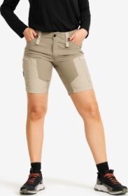 RevolutionRace Housut > Shortsit – Beige – RVRC GP Shorts Naiset Aluminium/Brindle, Koko:S