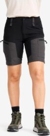 RevolutionRace > Housut > Shortsit – Musta – RVRC GP Shorts Naiset Jetblack, Koko:L