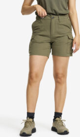 RevolutionRace > Housut > Shortsit – Vihreä – Adventure Cargo Stretch Shorts Naiset Kalamata, Koko:XL