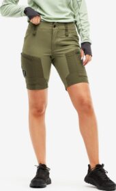 RevolutionRace > Housut > Shortsit – Vihreä – RVRC GP Shorts Naiset Burnt Olive, Koko:XL