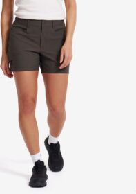 RevolutionRace > Housut > Shortsit – Vihreä – Twig High-waist Shorts Naiset Moss Gray, Koko:M