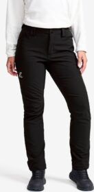 RevolutionRace > Housut > Softshell-housut – Musta – Hiball Essential Softshell Pants Naiset Black, Koko:M