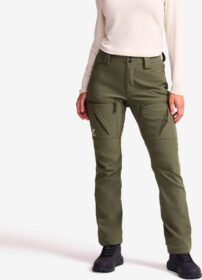 RevolutionRace > Housut > Softshell-housut – Vihreä – Hiball Softshell Pants Naiset Grape Leaf, Koko:3XL
