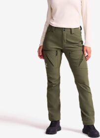 RevolutionRace Housut > Softshell-housut – Vihreä – Hiball Softshell Pants Naiset Grape Leaf, Koko:L