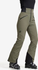RevolutionRace > Housut > Softshell-housut – Vihreä – Raise Softshell Ski Pants Naiset Kambaba Green, Koko:L