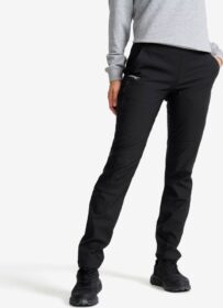 RevolutionRace > Housut > Tuulenpitävät Housut – Musta – Venture Wind Pants Naiset Black, Koko:L