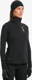 RevolutionRace Liivit – Musta – Perform Softshell Vest Naiset Black, Koko:M