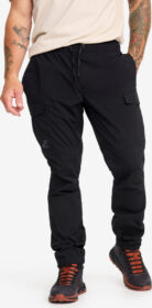 RevolutionRace Mood Cargo Pants Miehet Black, Koko:XL – Ulkoiluhousut, Vaellushousut & Retkeilyhousut