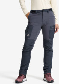 RevolutionRace Ulkoiluhousut, Vaellushousut & Retkeilyhousut – Sininen – Rambler Lightweight Pro Pants Naiset India Ink/Blueberry, Koko:L