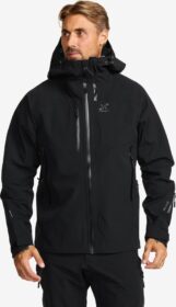 RevolutionRace > Sade- Ja Kuoritakit – Musta – Cyclone 3L Shell Jacket Miehet Black, Koko:XS