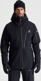 RevolutionRace > Sade- Ja Kuoritakit – Musta – Ultra 3L Shell Jacket Miehet Black, Koko:L