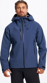 RevolutionRace > Sade- Ja Kuoritakit – Sininen – Cyclone 3L Shell Jacket Miehet Insignia Blue, Koko:S