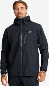 RevolutionRace > Sade- Ja Kuoritakit – Sininen – Vector 2L Jacket Miehet Dark Navy, Koko:XL