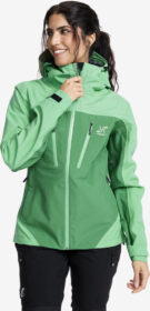 RevolutionRace > Takit > Sade- Ja Kuoritakit – Vihreä – Silence Proshell 3L Jacket Naiset Green Spruce/Pine Green, Koko:XL