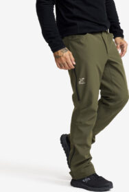 RevolutionRace > Softshell-housut – Vihreä – Hiball Essential Softshell Pants Miehet Forest Night, Koko:M