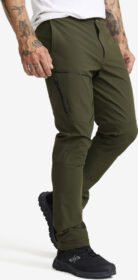 RevolutionRace > Softshell-housut – Vihreä – Surmount Hiking Stretch Pants Miehet Forest Night, Koko:XL