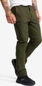 RevolutionRace > Softshell-housut – Vihreä – Surmount Hiking Stretch Pants Miehet Forest Night, Koko:XS