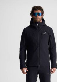 RevolutionRace > Softshell-takit – Musta – Ultra Trekk-touring Jacket Miehet Black, Koko:2XL