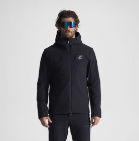RevolutionRace > Softshell-takit – Musta – Ultra Trekk-touring Jacket Miehet Black, Koko:M